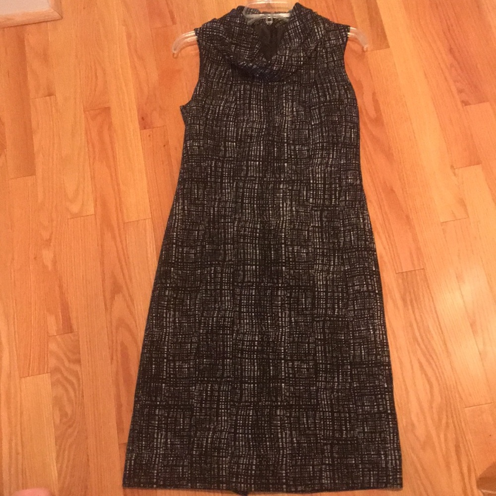 Like new Willi Smith sleeveless sheath fully lined